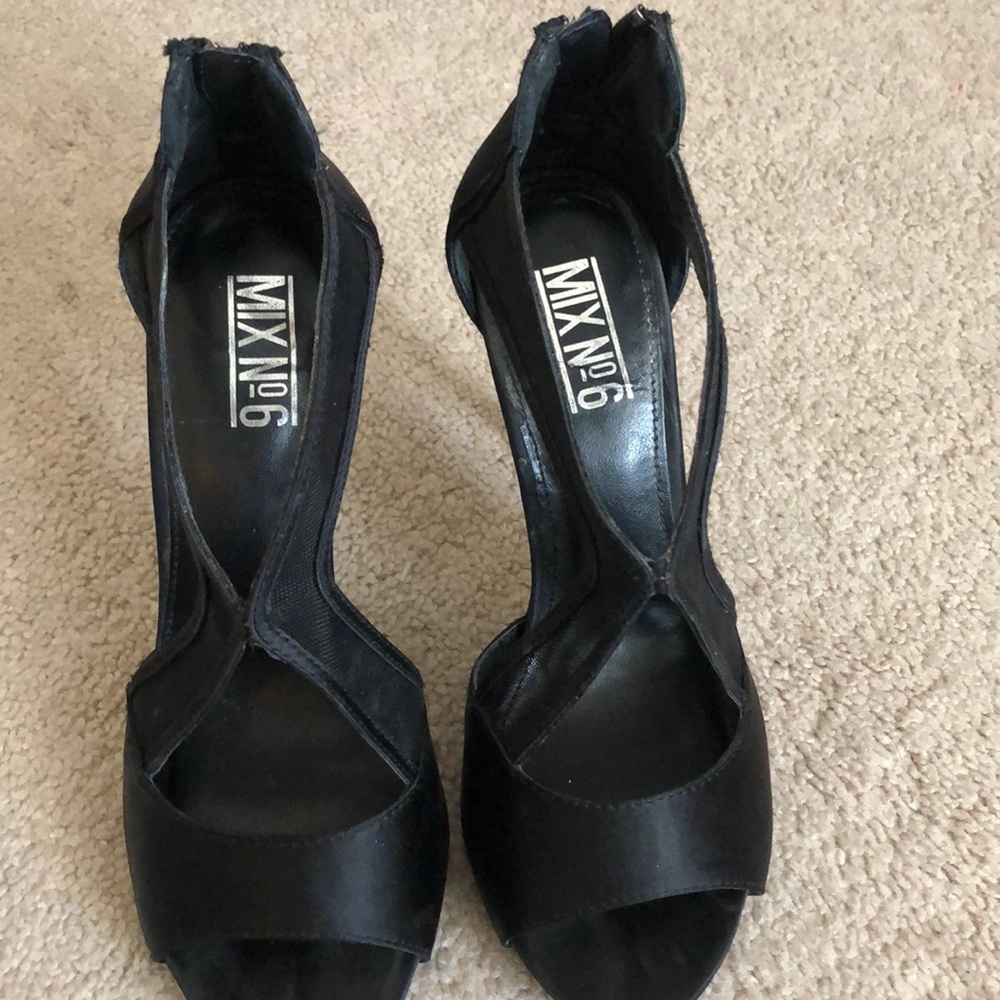 3-4 inch black heels